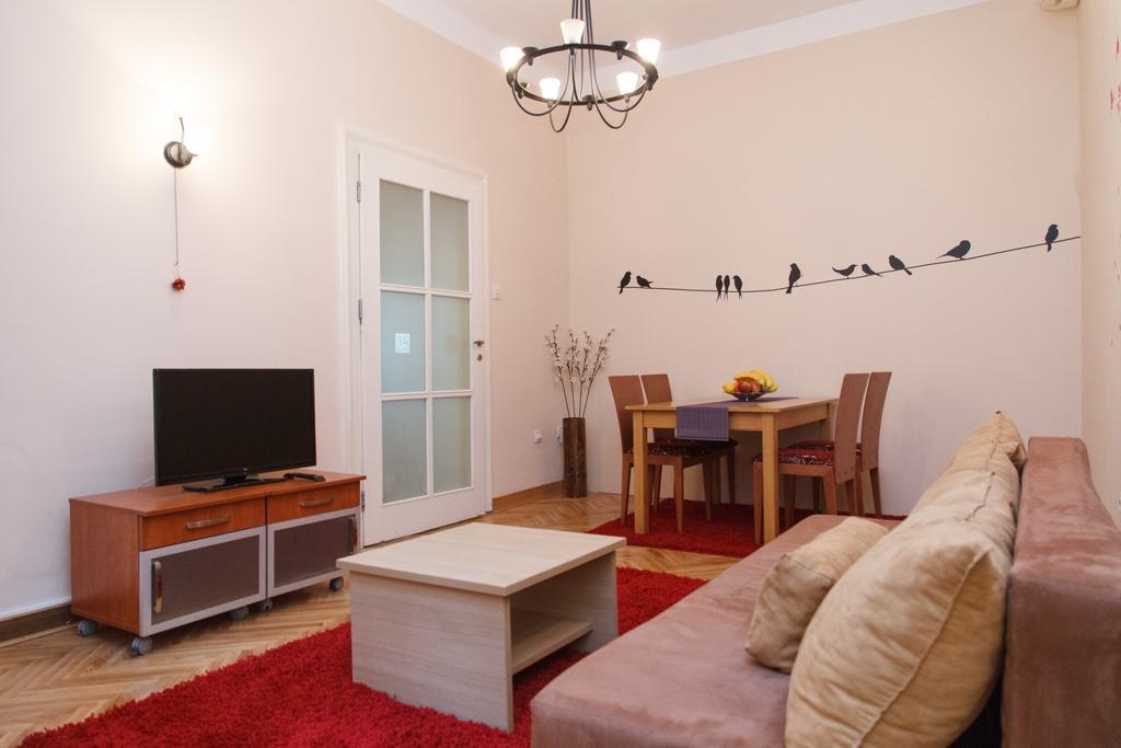 Stay In Apartments Белград Стая снимка