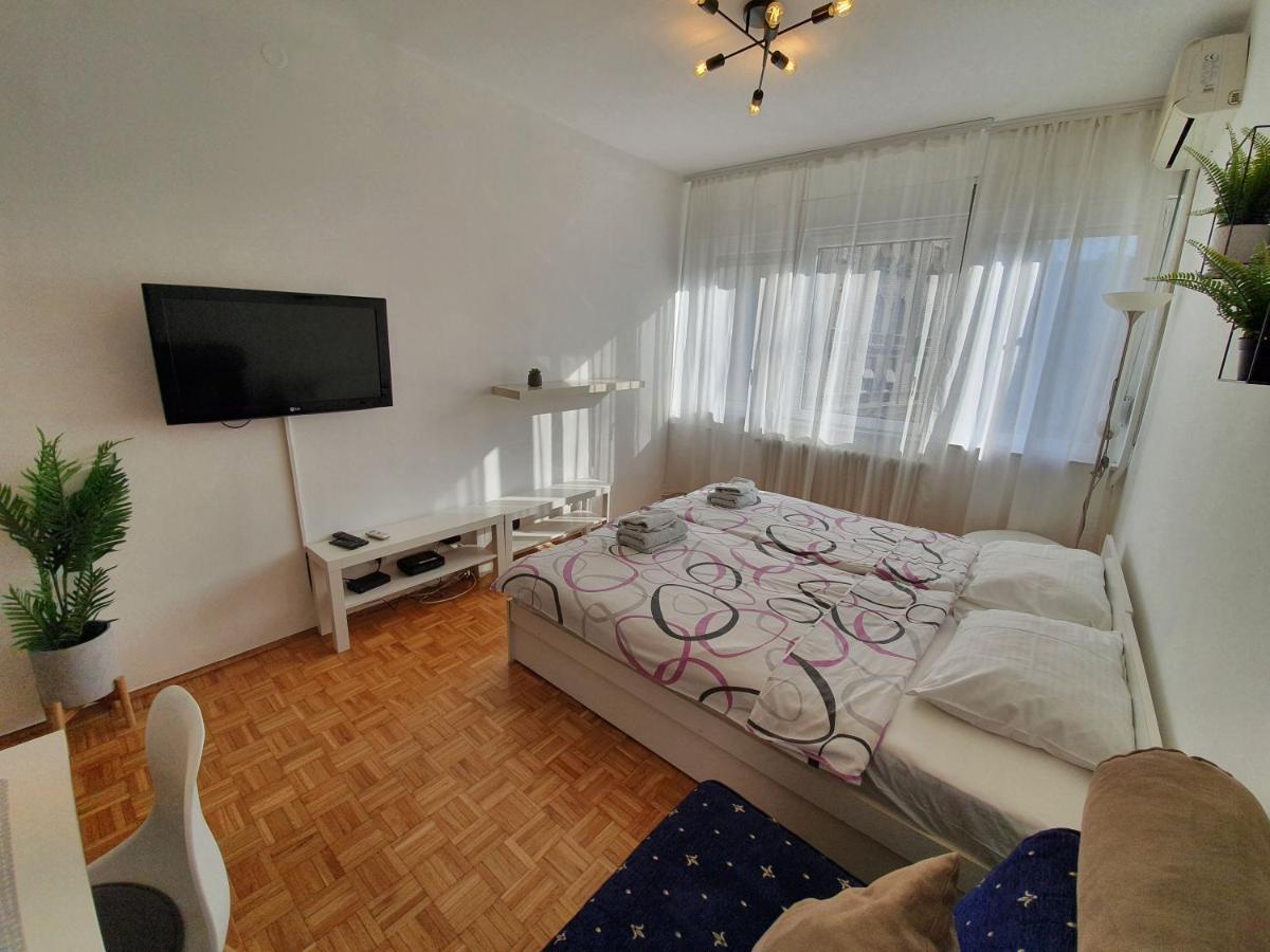 Stay In Apartments Белград Екстериор снимка