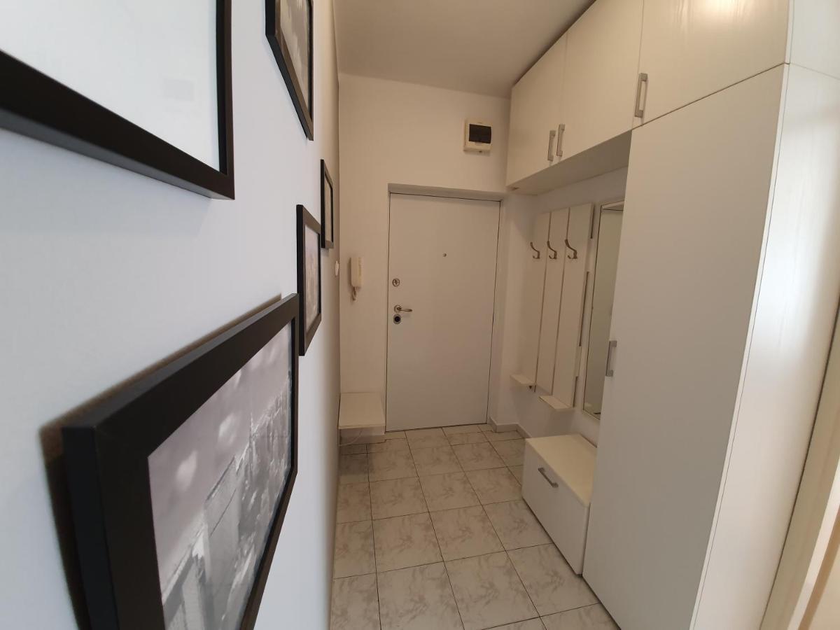 Stay In Apartments Белград Стая снимка