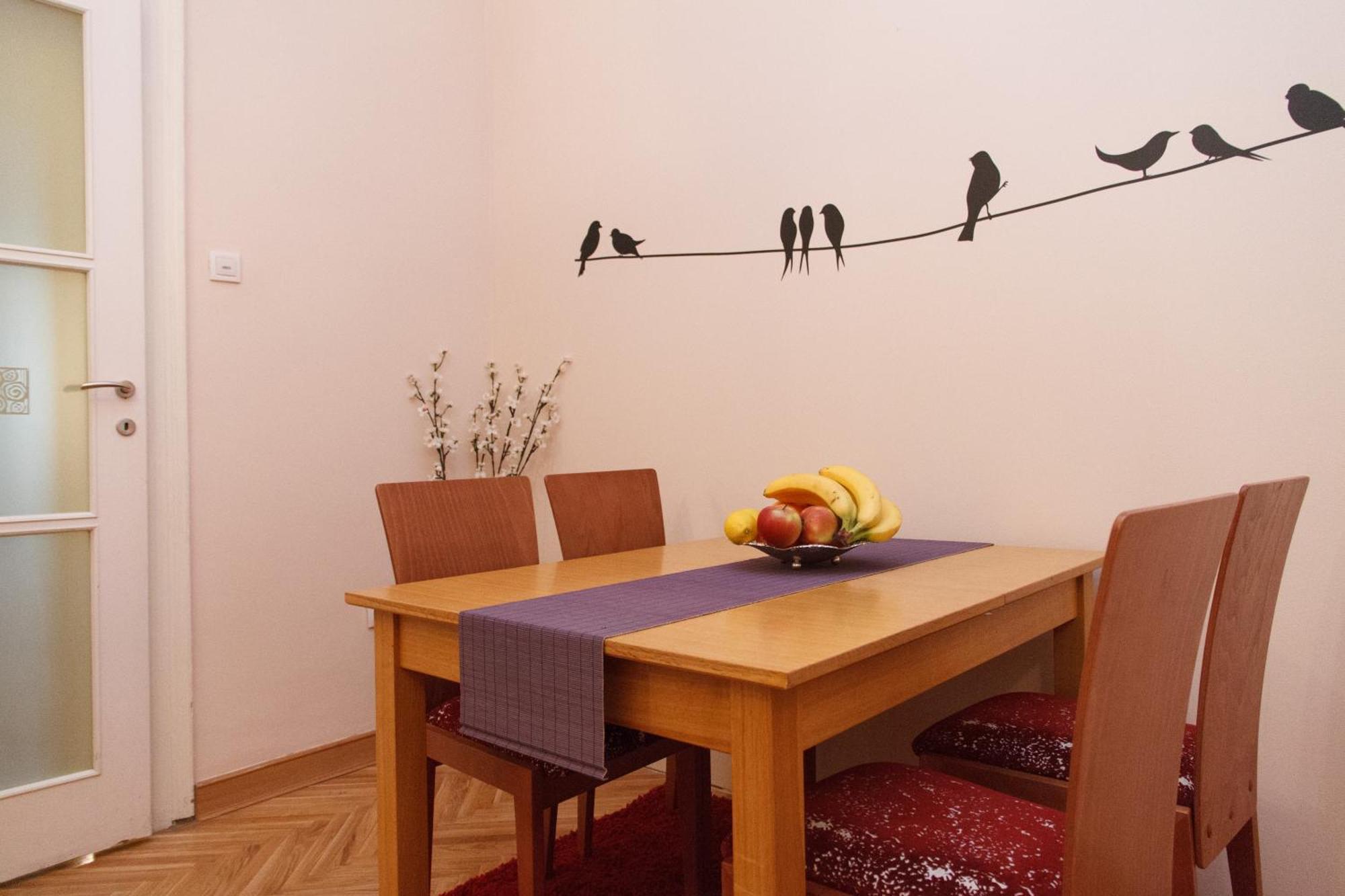 Stay In Apartments Белград Стая снимка