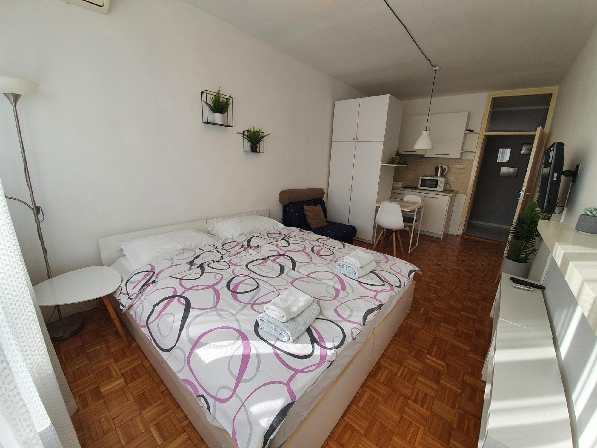 Stay In Apartments Белград Стая снимка