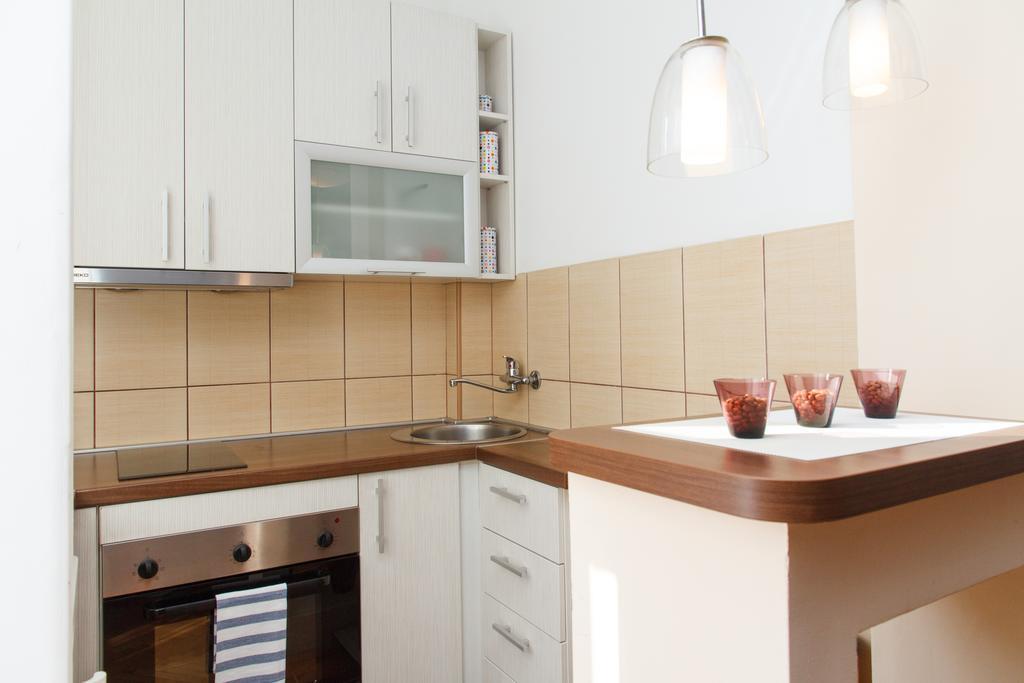 Stay In Apartments Белград Стая снимка