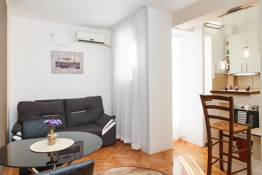 Stay In Apartments Белград Стая снимка
