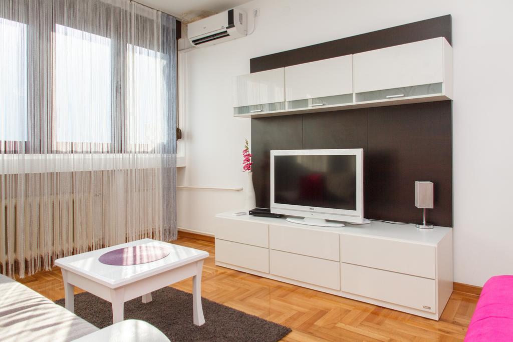 Stay In Apartments Белград Екстериор снимка