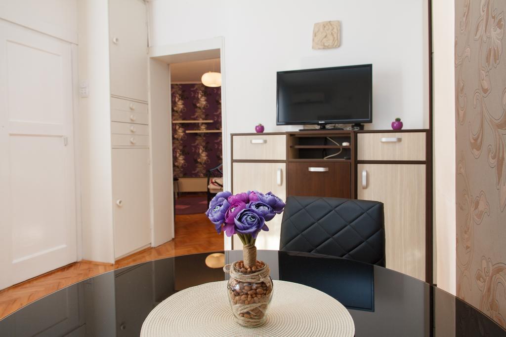 Stay In Apartments Белград Стая снимка